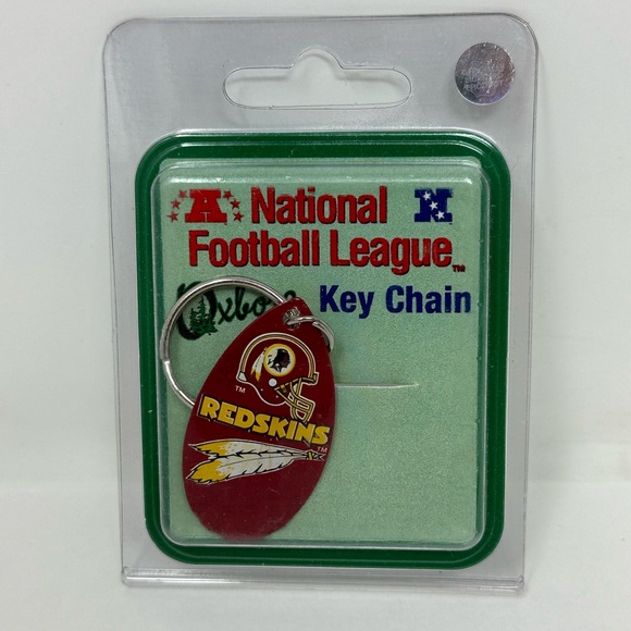 Oxboro Outdoors Other - NEW! NFL Washington Redskins Team Logo Vintage Teardrop Spinner Keychain C9